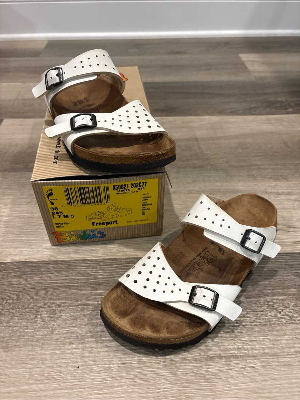 BIRKENSTOCK Birkis Freeport Perforated White Birko-Flor 2 Strap Sandals Sz 38; 7